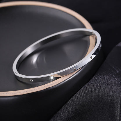 Bracelet élégant à strass – Plaqué or 18K, ne ternit pas